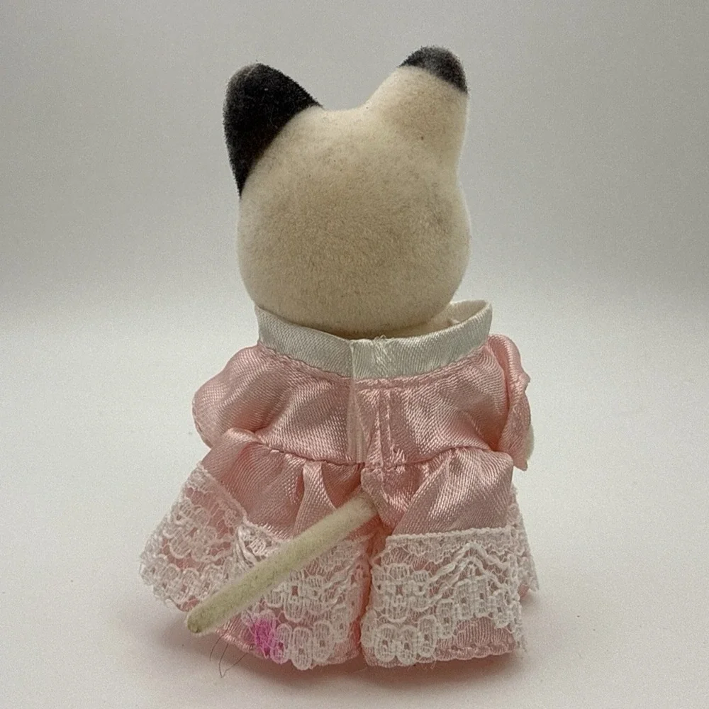 Sylvanian Families calico critter